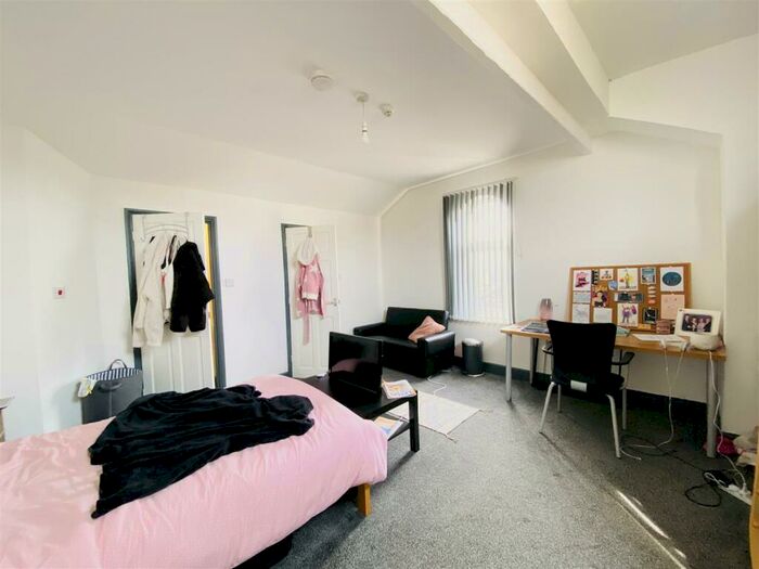 1 Bedroom Apartment To Rent In Park Road, Nottingham, NG7