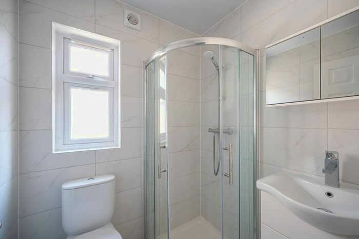 2 Bedroom Flat To Rent In Dagmar Gardens, Kensal Rise, London, NW10