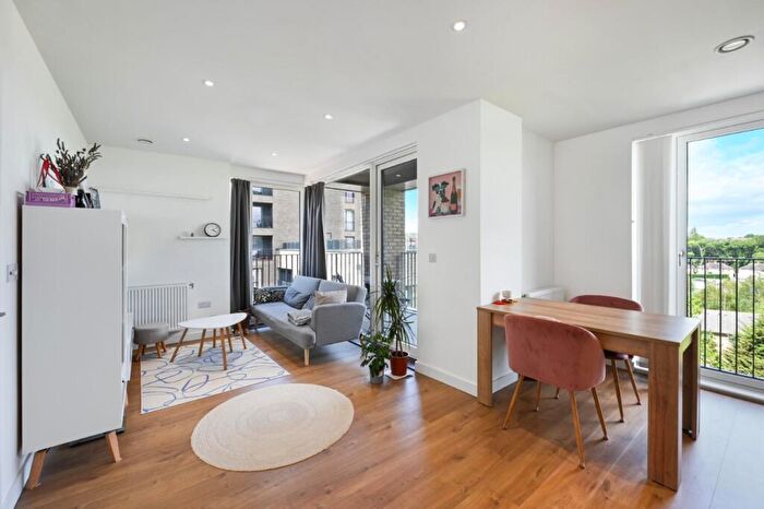 1 Bedroom Apartment For Sale In Haverley Street, London, SE26