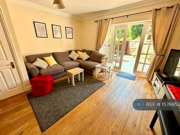 3 Bedroom Terraced House To Rent In Malthouse Way, Marlow, SL7