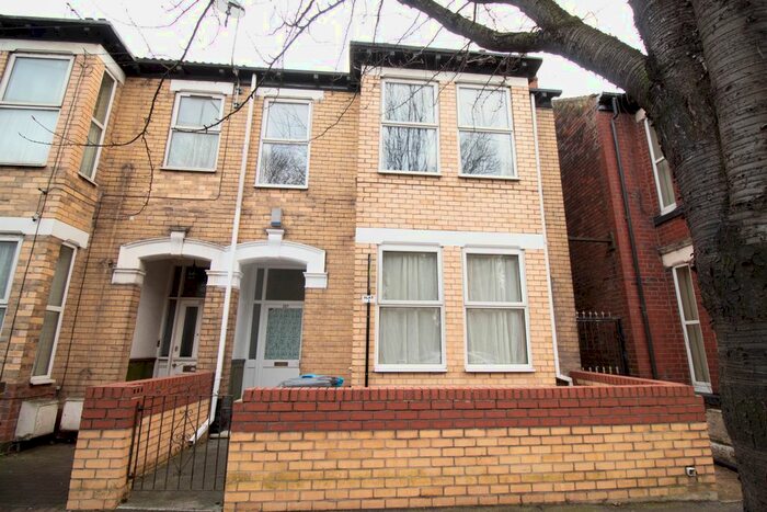2 Bedroom Flat To Rent In Spring Bank West, Hull, HU3