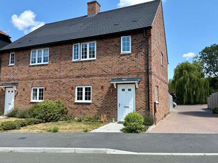 3 Bedroom Semi-Detached House To Rent In Hinman Copse, Binfield, RG42