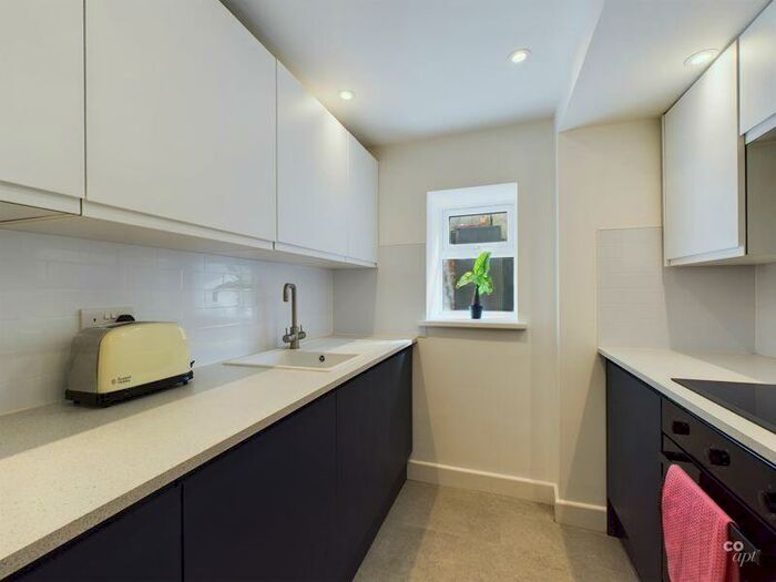 2 Bedroom End Of Terrace House To Rent In Viaduct Road, Brighton, BN1