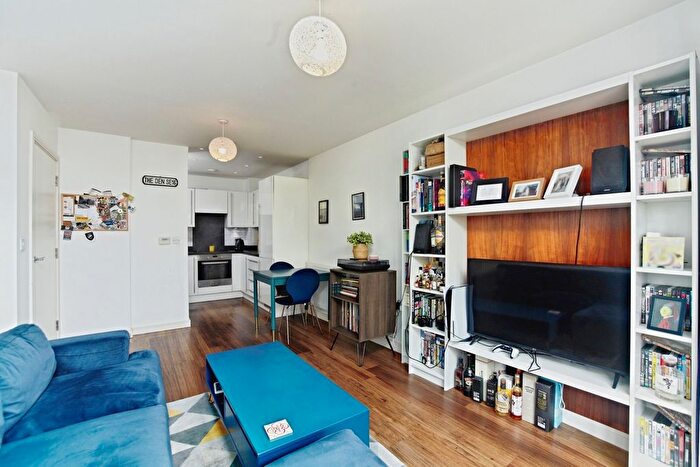 2 Bedroom Flat For Sale In Whitestone Way, Croydon, Surrey, CR0