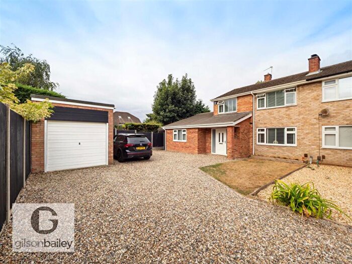 4 Bedroom Semi-Detached House For Sale In Rocelin Close, Norwich, NR3