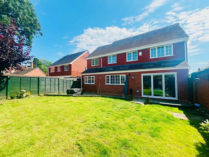 5 Bedroom House To Rent In Swarbourn Close, Yoxall, DE13