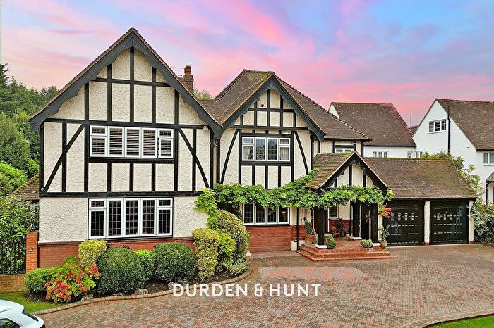 6 Bedroom Property For Sale In High Road, Chigwell, IG7