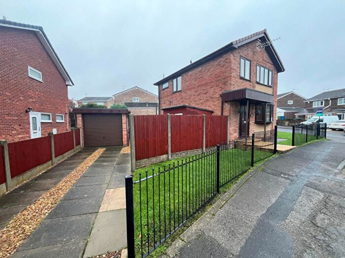 3 Bedroom Detached House For Sale In Saxon Way, Harworth, Doncaster, DN11
