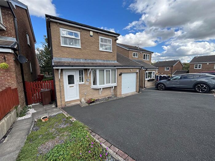 3 Bedroom Detached House For Sale In Cloverville Approach, Bradford, BD6
