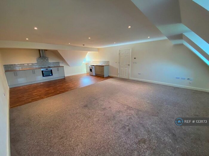 2 Bedroom Flat To Rent In Canklow Road, Rotherham, S60