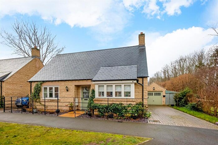 2 Bedroom Detached Bungalow For Sale In Porter Close, Mickleton, Chipping Campden, GL55