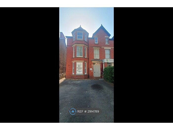 2 Bedroom Flat To Rent In Wynnstay Road, Colwyn Bay, LL29
