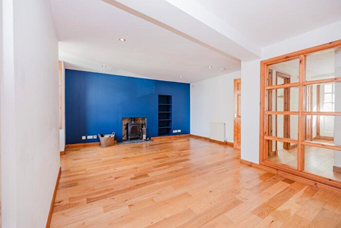 2 Bedroom Flat To Rent In L – Edinburgh Road, South Queensferry, EH30