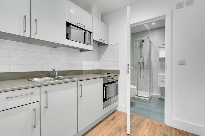 Studio To Rent In Kilburn High Road, Kilburn NW6