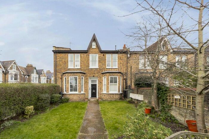 2 Bedroom Flat For Sale In Dartmouth Park Hill, London, N19