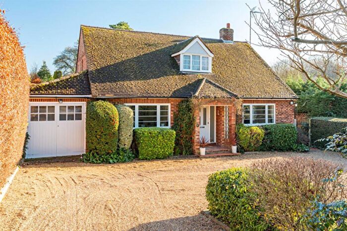 3 Bedroom Detached House For Sale In Canonsfield Road, Welwyn, AL6