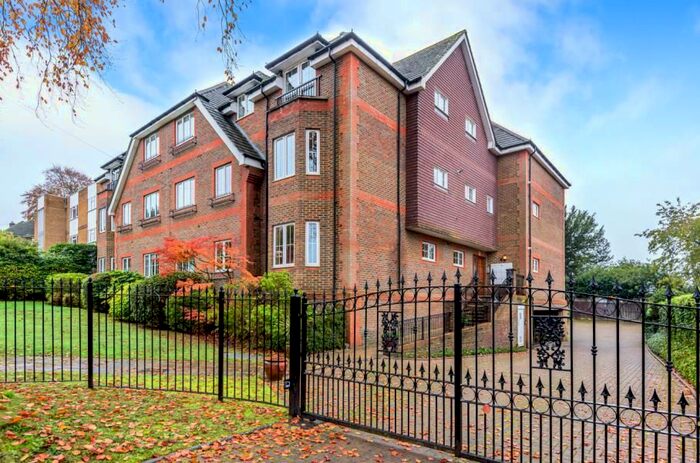 2 Bedroom Flat To Rent In Upper Edgeborough Road, Guildford, GU1