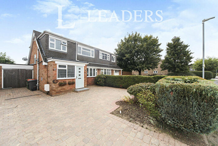 3 Bedroom Semi-Detached House To Rent In Poplar Road -, LU6