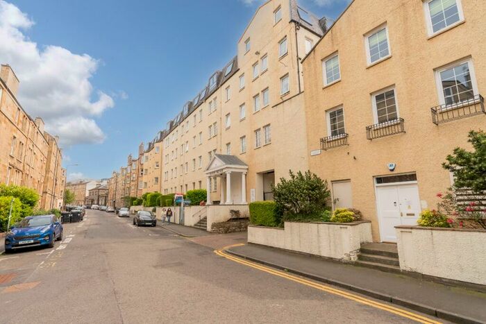 3 Bedroom Flat To Rent In Caledonian Crescent, Dalry, Edinburgh, EH11