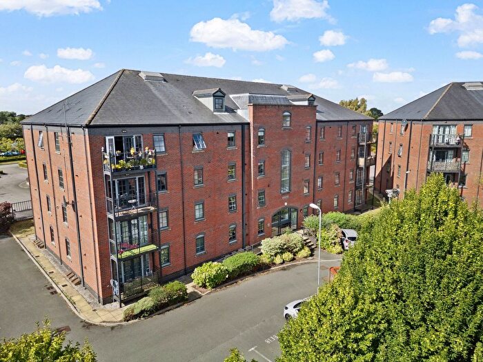 2 Bedroom Flat For Sale In Elphins Drive, Beaumont Court, WA4