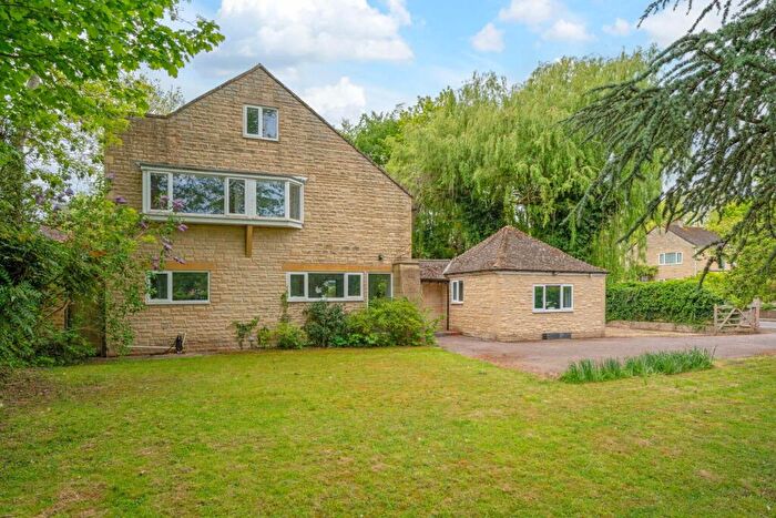6 Bedroom Detached House For Sale In Shipton-under-Wychwood, OX7