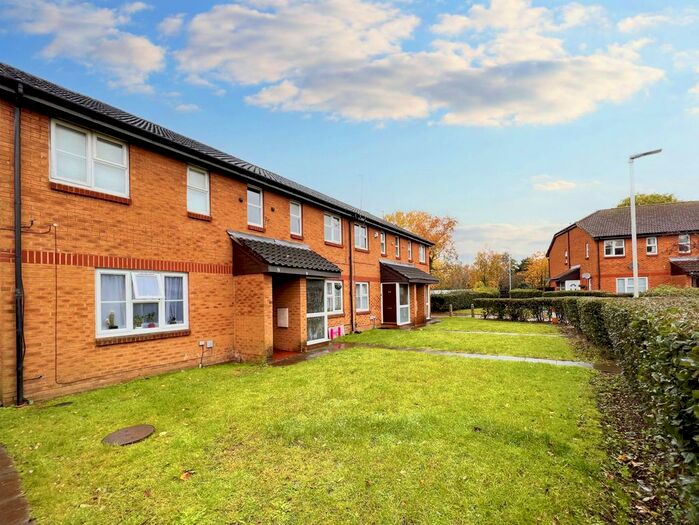 1 Bedroom Flat To Rent In Abbey Close, Hayes, UB3