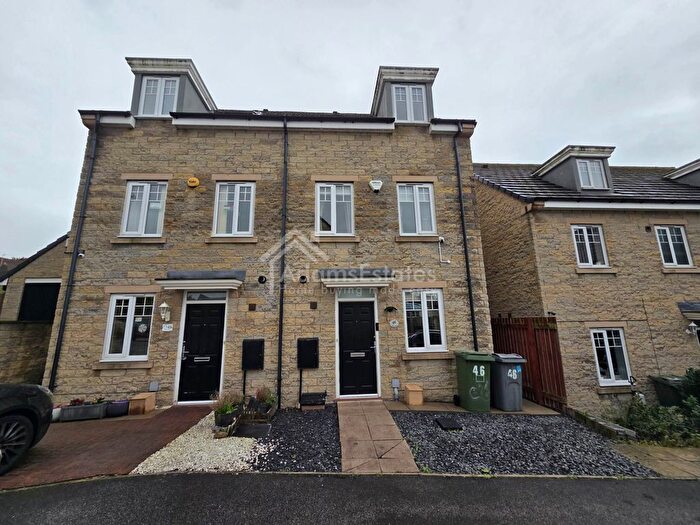 3 Bedroom Semi-detached House For Sale In The Oval, Dewsbury, WF13