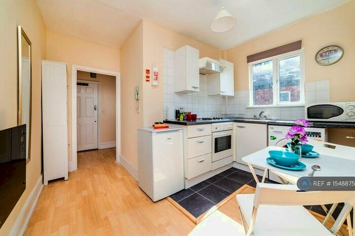 1 Bedroom Flat To Rent In Stanley Gardens, London, NW2