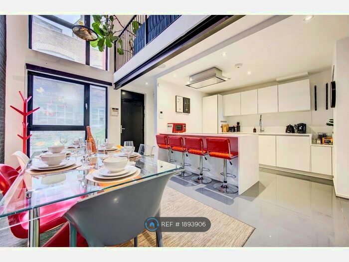 2 Bedroom Flat To Rent In Shoreditch, London, E2