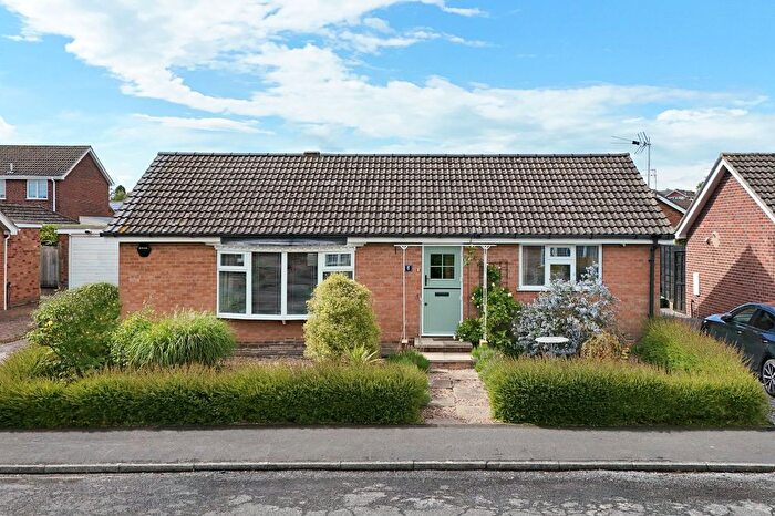 3 Bedroom Bungalow For Sale In Loriners Drive, Copmanthorpe, York, YO23
