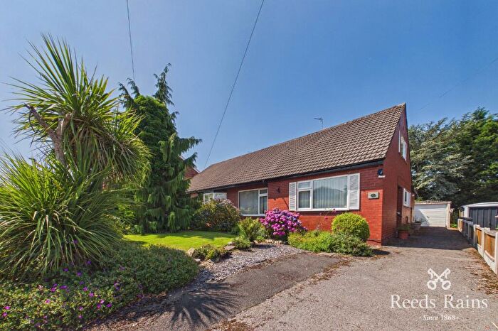 3 Bedroom Semi-Detached House For Sale In Hall Lane, Leyland, Lancashire, PR25