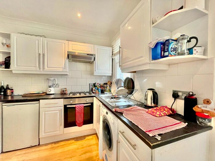 1 Bedroom Flat To Rent In Sunny Gardens, Hendon, London, NW4