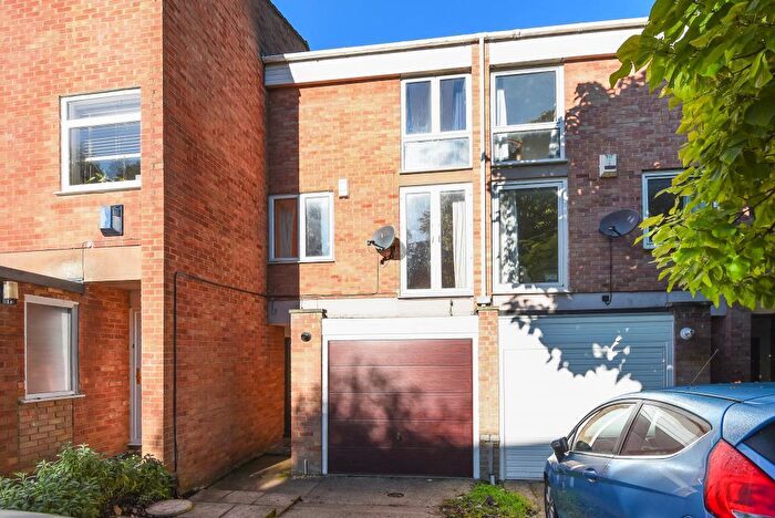 2 Bedroom Terraced House To Rent In Green Ridges, Headington, OX3