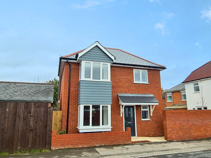 2 Bedroom Detached House To Rent In Ivanhoe Road, Upper Shirley, Southampton, SO15
