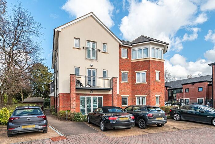 2 Bedroom Flat For Sale In Reigate Road, Dorking, RH4