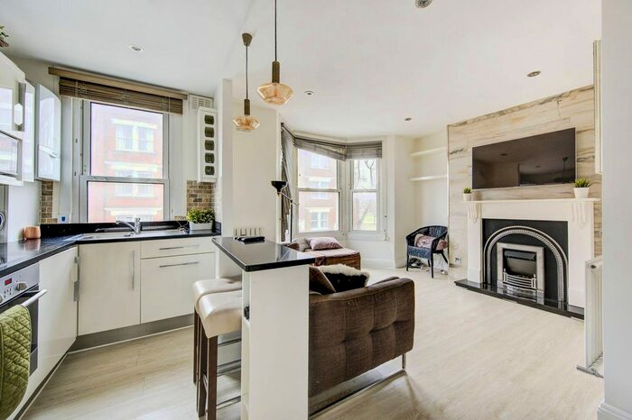 2 Bedroom Maisonette To Rent In Lillie Road, Fulham, London, SW6