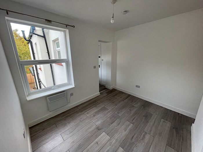 Studio To Rent In Clarendon Road, Luton, LU2