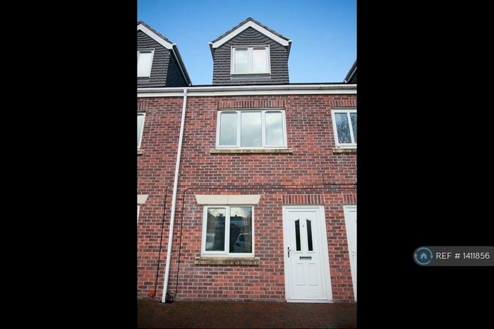 2 Bedroom Flat To Rent In Wood Road, Derby, DE21