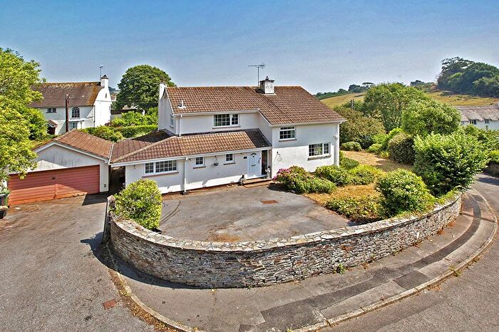 5 Bedroom Detached House For Sale In Brook Close, Holcombe, EX7
