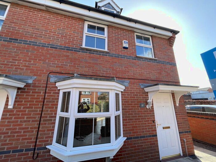 3 Bedroom Semi-Detached House To Rent In Trinity Street, Loughborough, LE11