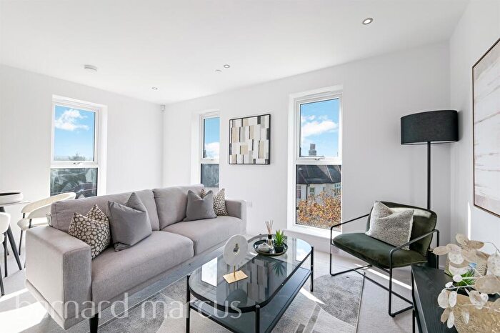 2 Bedroom Flat For Sale In Eldon Park, London, SE25