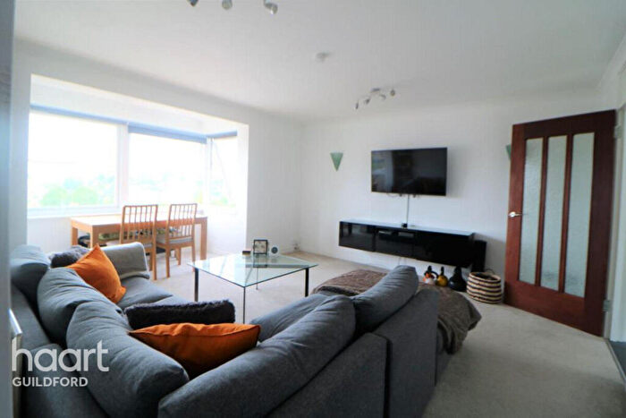 3 Bedroom Flat To Rent In Rookwood Court, Guildford, GU2