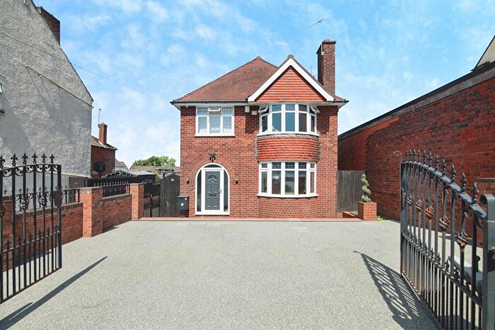 3 Bedroom Detached House For Sale In Robert Street, Dudley, DY3