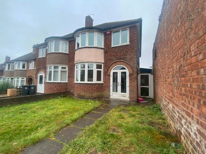 3 Bedroom House To Rent In Gailey Croft, Birmingham, B44