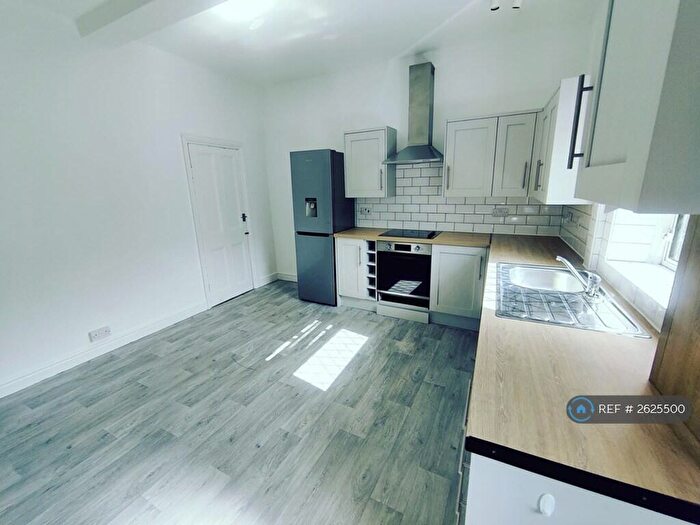 3 Bedroom Terraced House To Rent In Fitzwilliam Street, Hoyland, Barnsley, S74