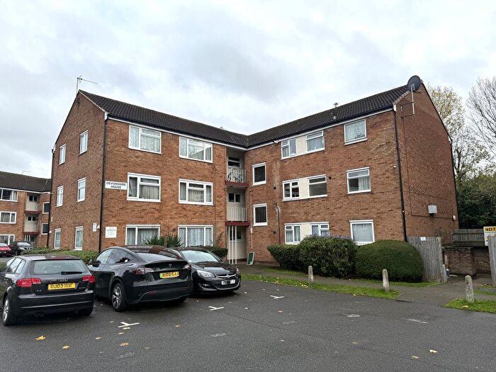 2 Bedroom Flat For Sale In The Farmlands, Northolt, UB5
