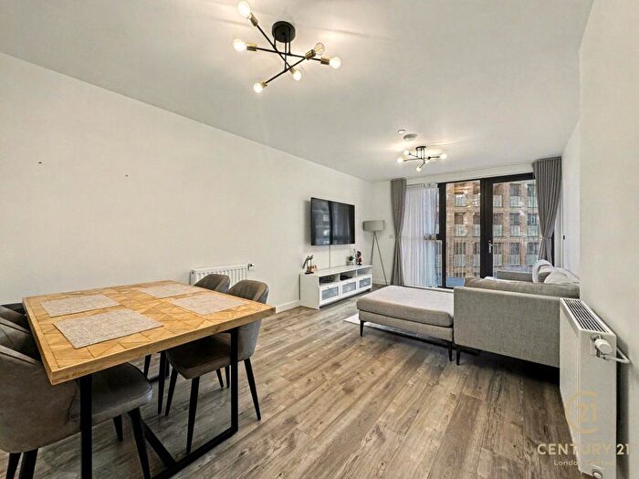 2 Bedroom Apartment For Sale In Baronet House, Regency Heights, Lakeside Drive, London, NW10