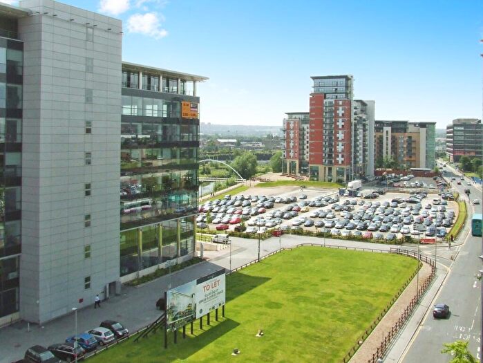 2 Bedroom Flat To Rent In West Point, Wellington Street, Leeds, West Yorkshire, LS1