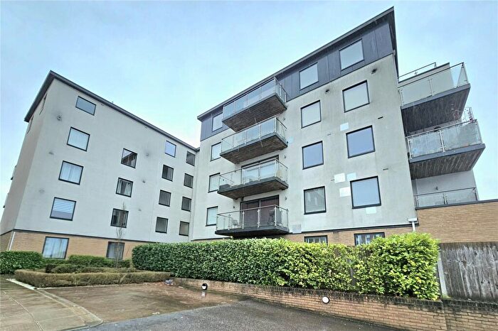 1 Bedroom Flat For Sale In Grosvenor Mansions, Sullivan Road, Camberley, Surrey, GU15