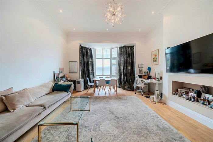 2 Bedroom Flat For Sale In Fitzjohn's Avenue, Hampstead Village, NW3